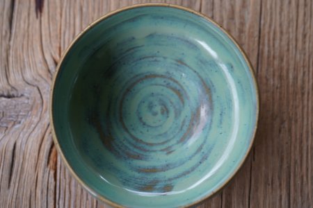 Preview: handgetöpferte Bowl Keramik Schale für Müsli, Suppe oder Salat in türkisblau beige natur