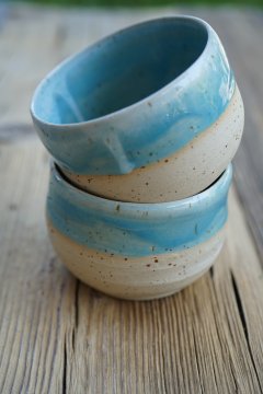 Keramik Kaffee Becher handgetöpfert - Türkis beige natur
