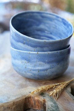 handgetöpferte Müsli Bowl Schale aus Keramik - in schattiertem Meerblau